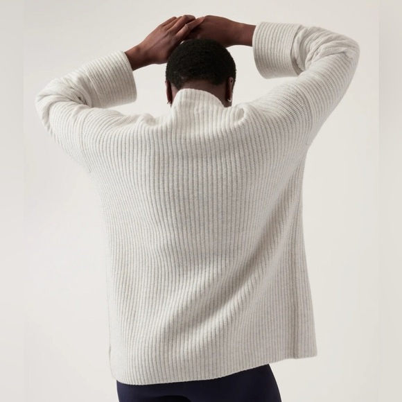 Althleta Cream Azalea Oversized Merino Wool and Cashmere Sweater Size M - Picture 2 of 12